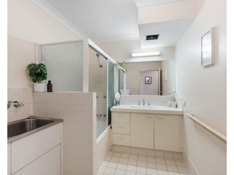 6/3 Tarni Avenue, Palm Beach QLD 4221