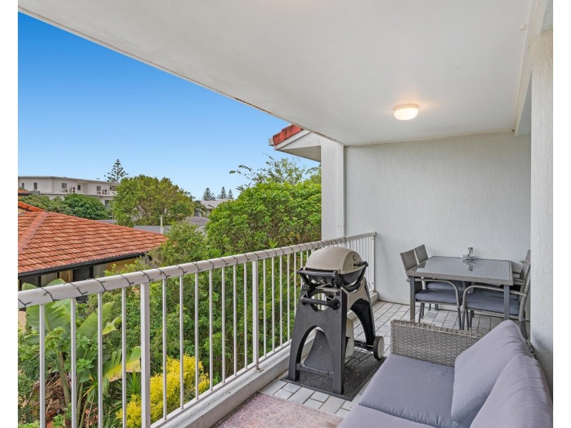 6/3 Tarni Avenue, Palm Beach QLD 4221