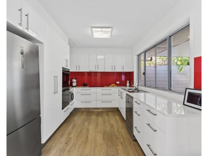 8 Hooper Drive, Currumbin QLD 4223