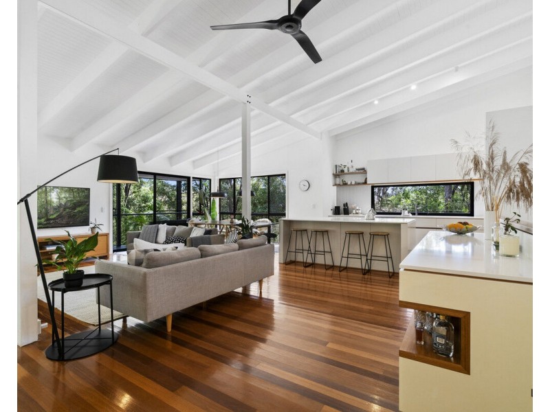 12 Cheshire Grove, Elanora QLD 4221