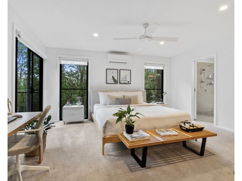 12 Cheshire Grove, Elanora QLD 4221