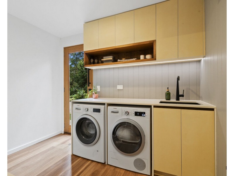12 Cheshire Grove, Elanora QLD 4221