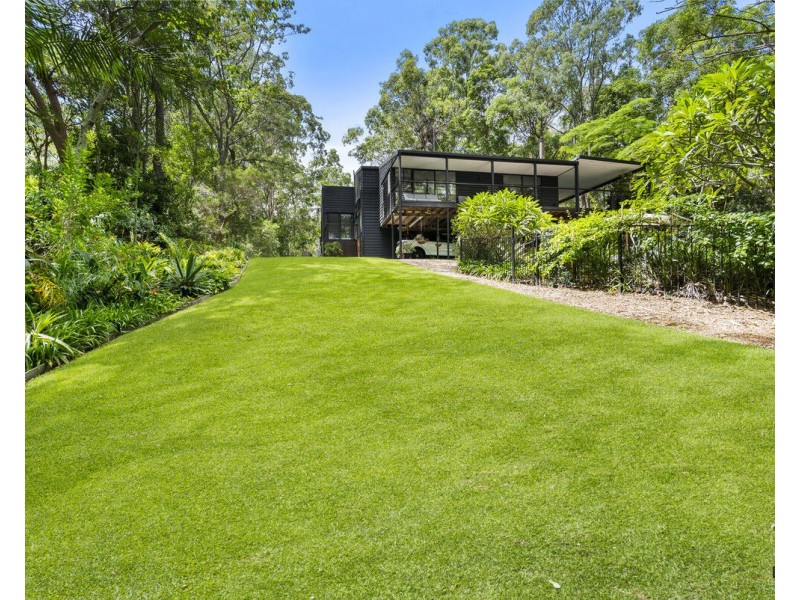 12 Cheshire Grove, Elanora QLD 4221