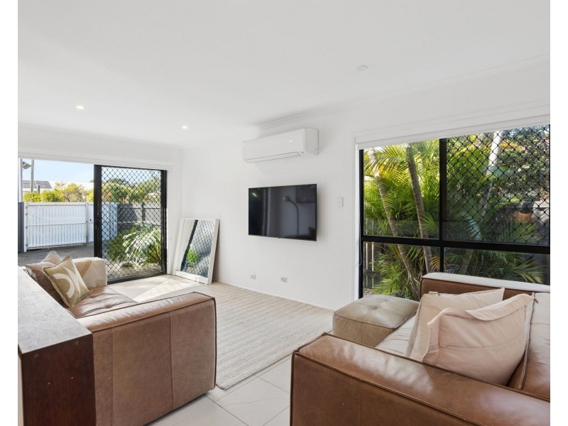 2/6 Chaffey Street, Tugun QLD 4224