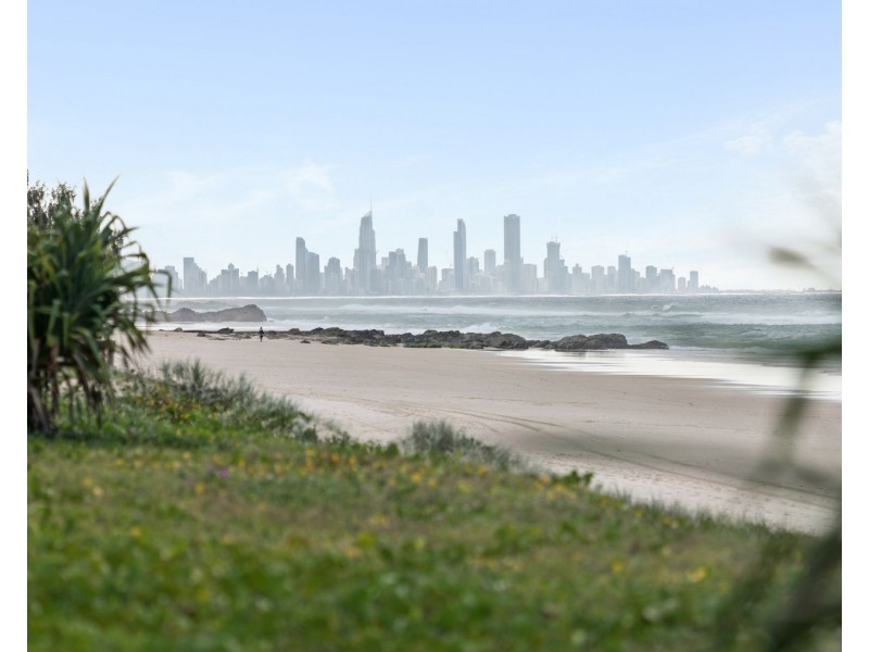 2/6 Chaffey Street, Tugun QLD 4224
