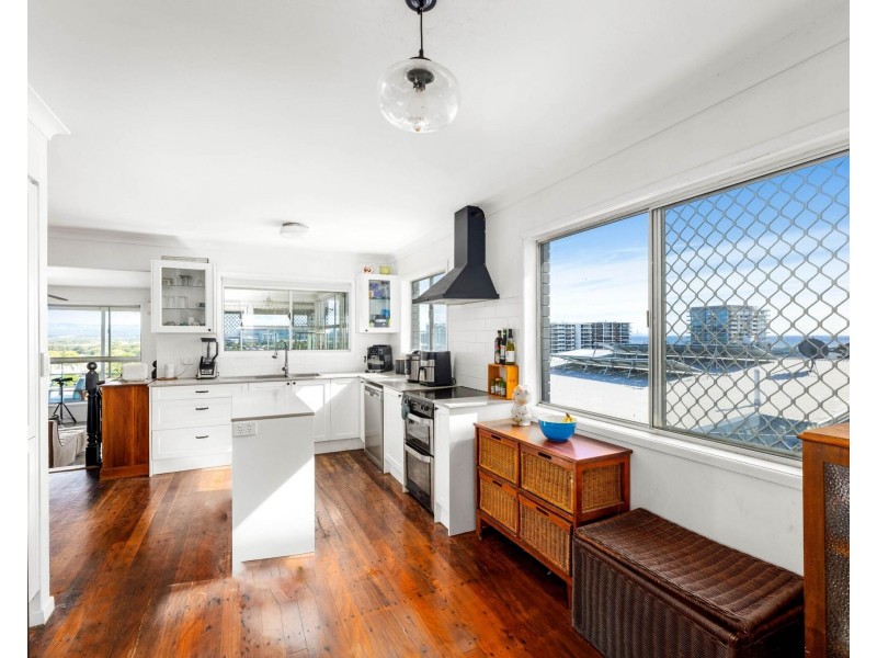 28 Rutledge Street, Coolangatta QLD 4225