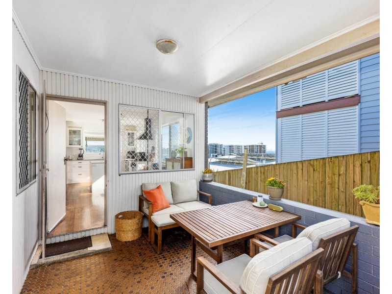 28 Rutledge Street, Coolangatta QLD 4225