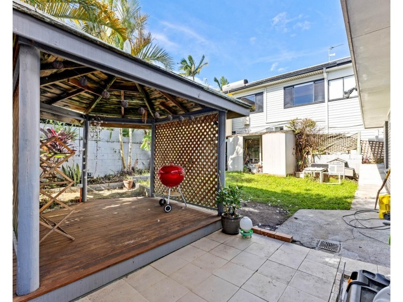 28 Rutledge Street, Coolangatta QLD 4225
