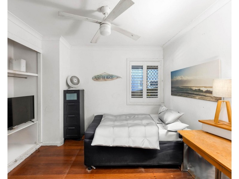 28 Rutledge Street, Coolangatta QLD 4225