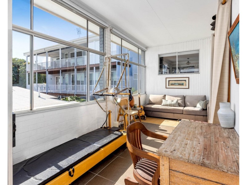 28 Rutledge Street, Coolangatta QLD 4225