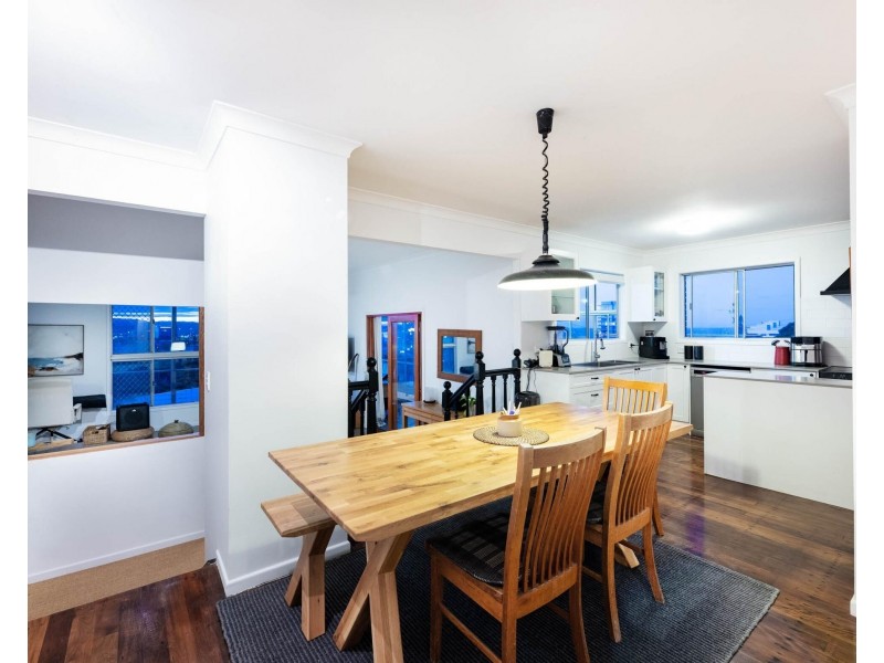 28 Rutledge Street, Coolangatta QLD 4225