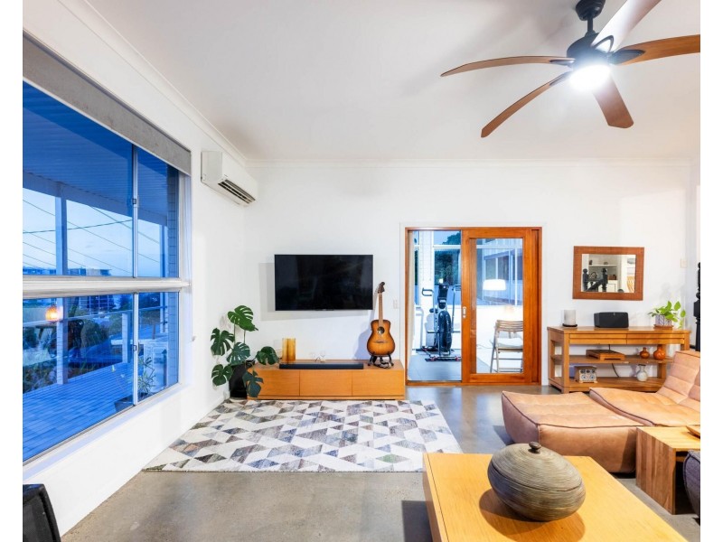 28 Rutledge Street, Coolangatta QLD 4225