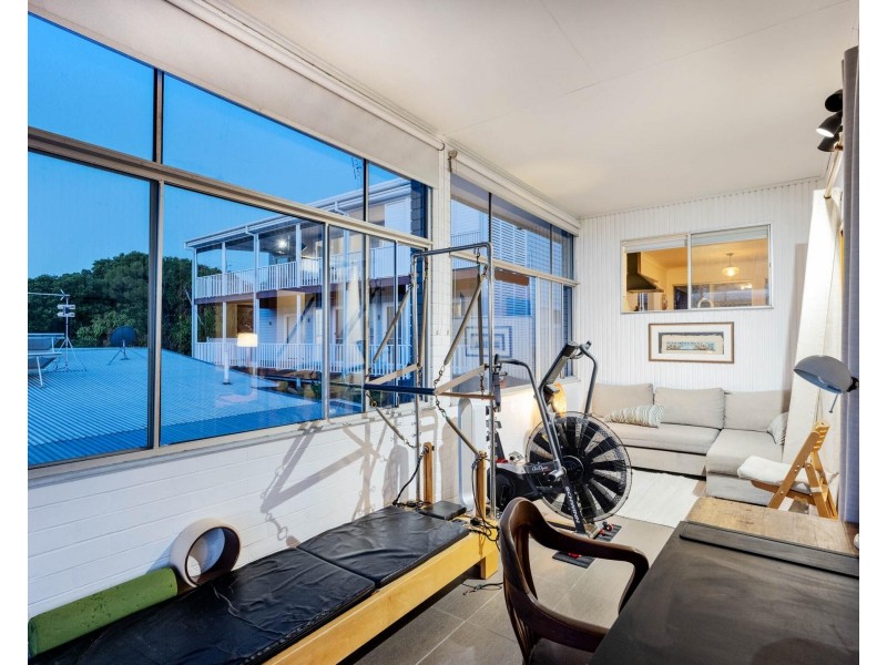 28 Rutledge Street, Coolangatta QLD 4225
