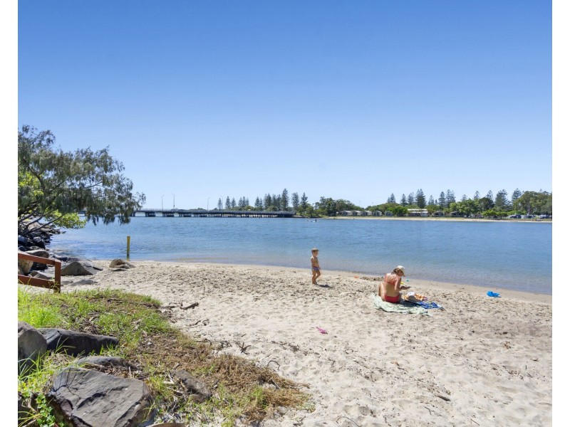 1/10 Beelyu Street, Burleigh Heads QLD 4220