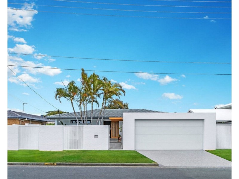 10 Curlew Crescent, Burleigh Waters QLD 4220