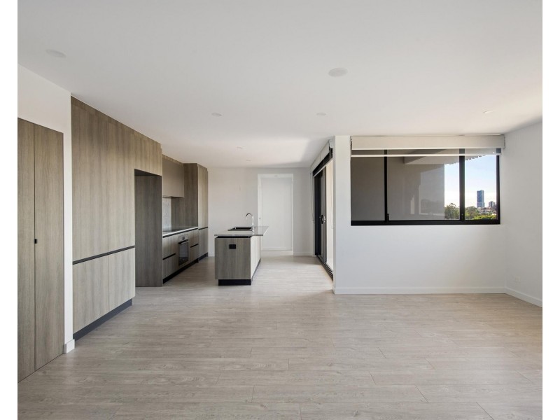 503/135 Eugaree Street, Southport QLD 4215