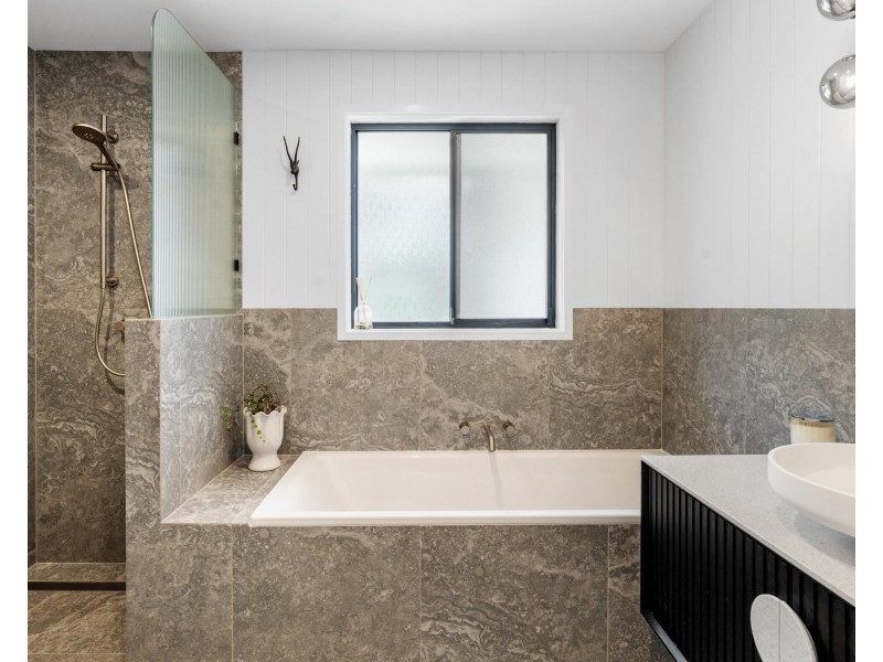 373 Tallebudgera Connection Road, Tallebudgera QLD 4228