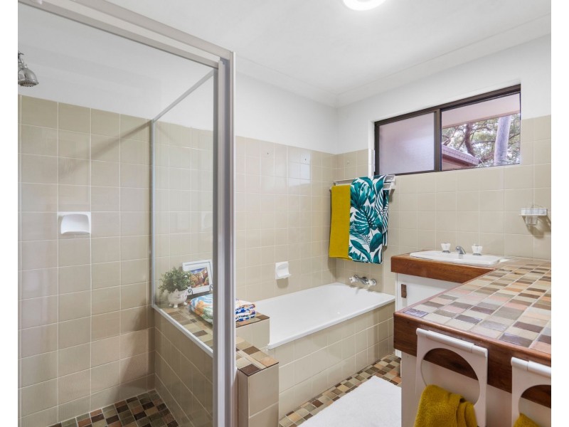 3 Horsman Road, Elanora QLD 4221