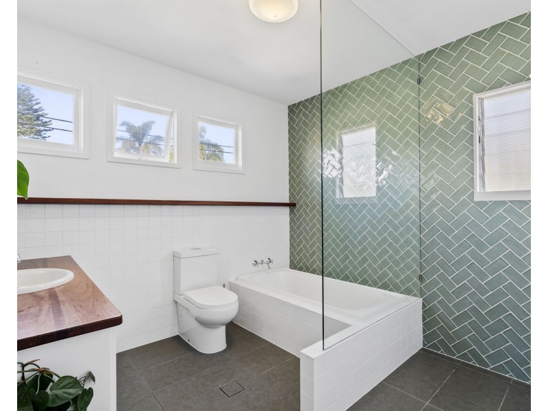 15 Twenty Third Avenue, Palm Beach QLD 4221