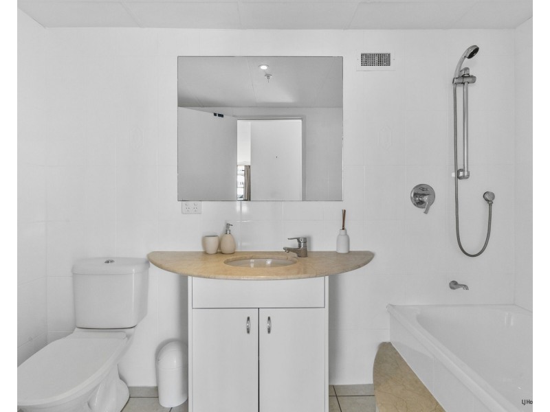 40/114 The Esplanade, Surfers Paradise QLD 4217