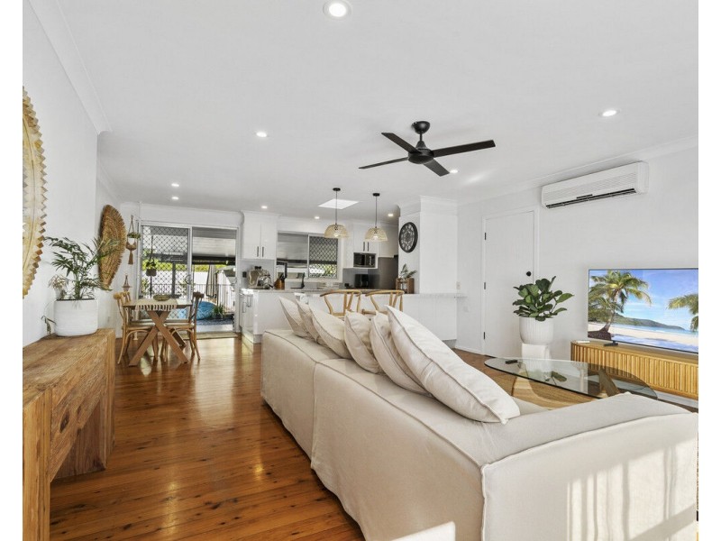 8 Drumfish Drive, Currumbin Waters QLD 4223