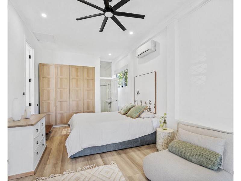 8 Drumfish Drive, Currumbin Waters QLD 4223