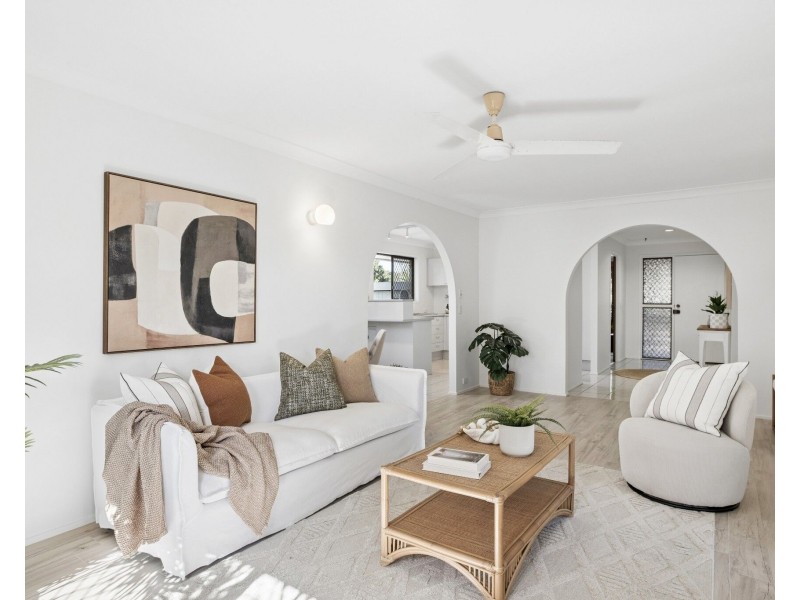 155 Markeri Street, Mermaid Waters QLD 4218