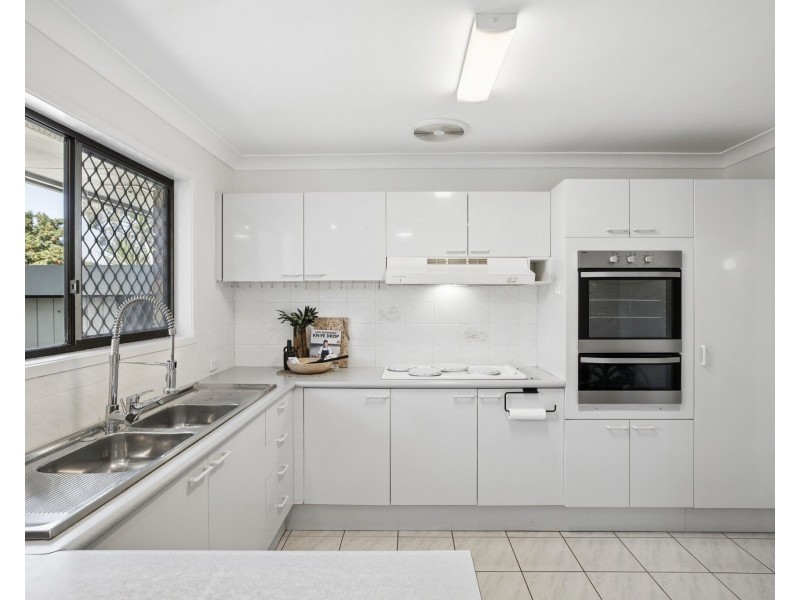 155 Markeri Street, Mermaid Waters QLD 4218