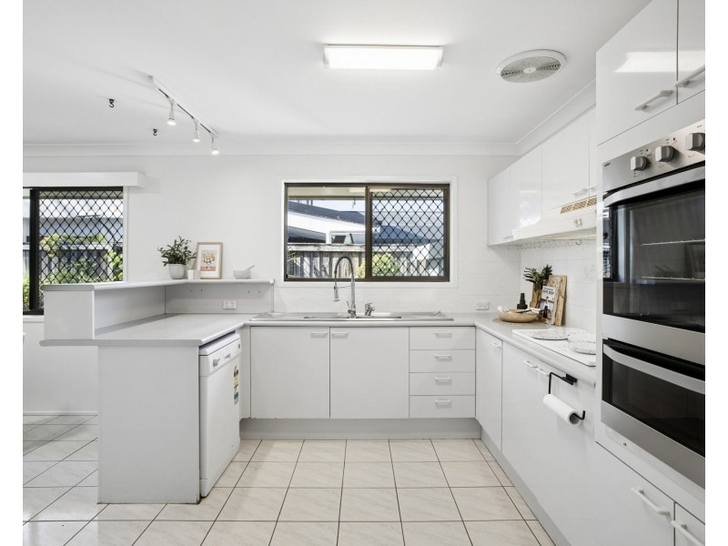 155 Markeri Street, Mermaid Waters QLD 4218