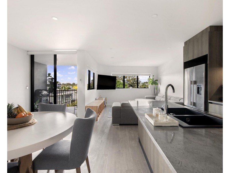 201/135 Eugaree Street, Southport QLD 4215