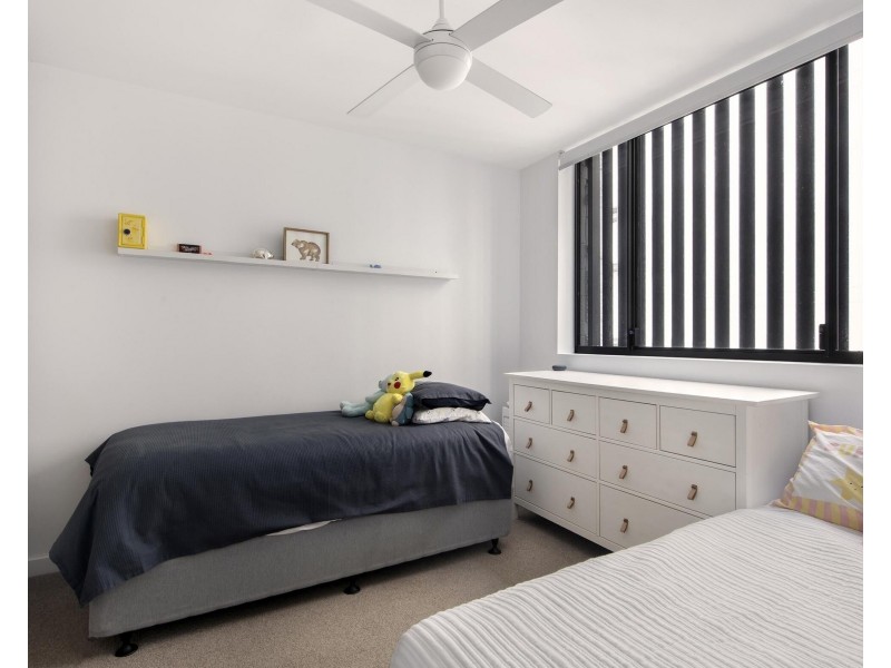 201/135 Eugaree Street, Southport QLD 4215
