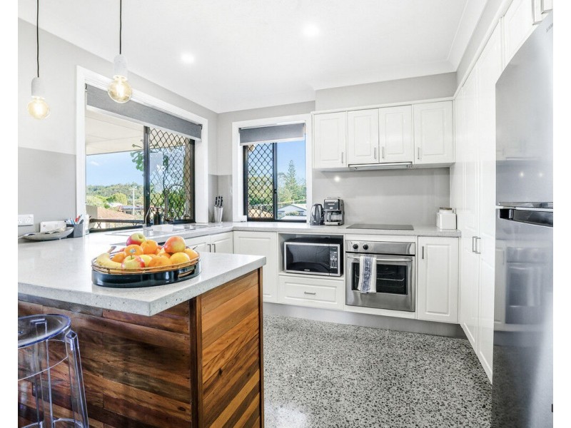 9/5 Tarni Avenue, Palm Beach QLD 4221