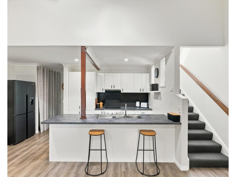 12/154 Currumbin Creek Road, Currumbin Waters QLD 4223