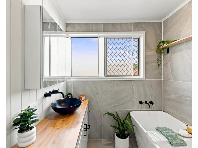 12/154 Currumbin Creek Road, Currumbin Waters QLD 4223