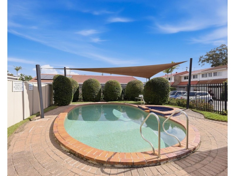 12/154 Currumbin Creek Road, Currumbin Waters QLD 4223
