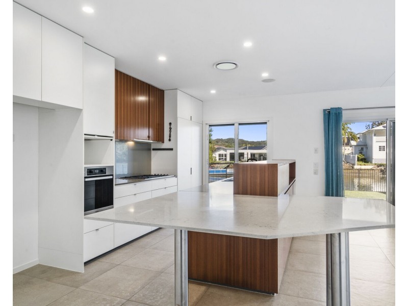 35 Chown Avenue, Currumbin Waters QLD 4223