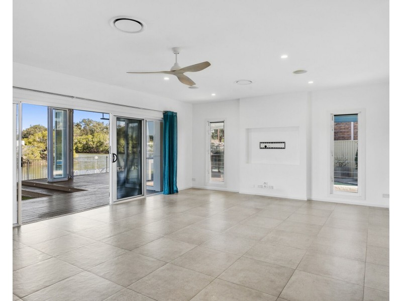 35 Chown Avenue, Currumbin Waters QLD 4223