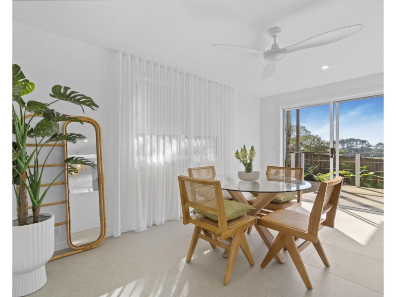 7 Swanbourne Way, Elanora QLD 4221