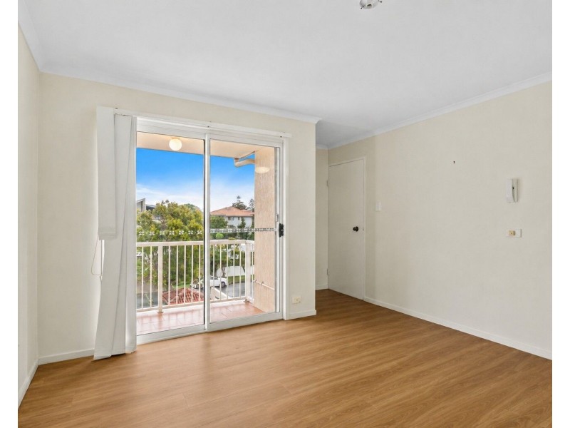 19/3 Anembo Street, Surfers Paradise QLD 4217