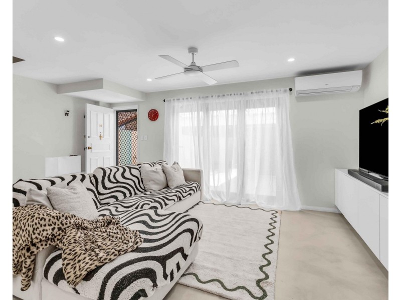 22/18 Bottlewood Court, Burleigh Waters QLD 4220