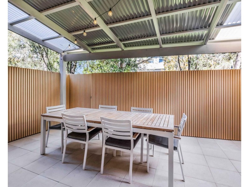 22/18 Bottlewood Court, Burleigh Waters QLD 4220