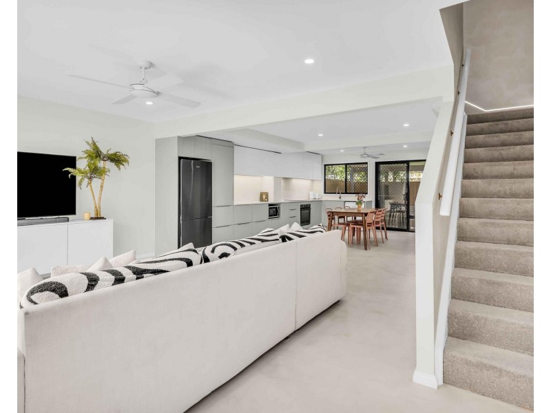 22/18 Bottlewood Court, Burleigh Waters QLD 4220