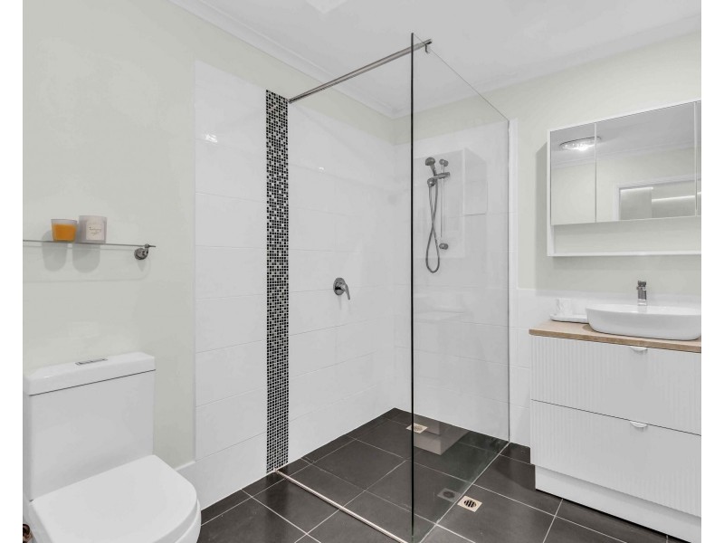22/18 Bottlewood Court, Burleigh Waters QLD 4220