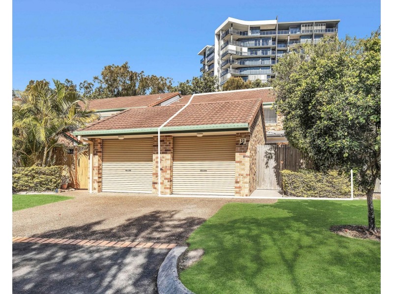 22/18 Bottlewood Court, Burleigh Waters QLD 4220