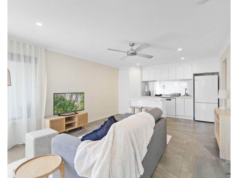 294 Rio Vista Boulevard, Mermaid Waters QLD 4218