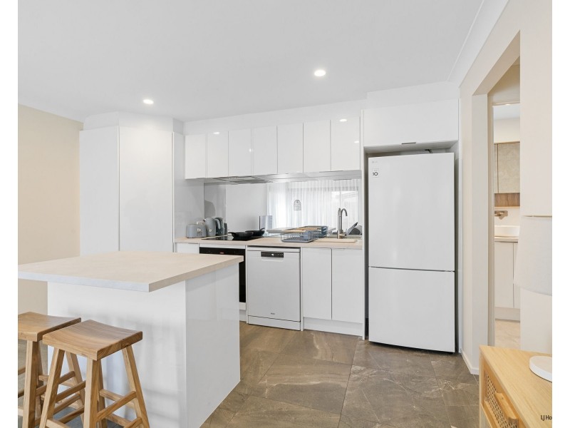 294 Rio Vista Boulevard, Mermaid Waters QLD 4218