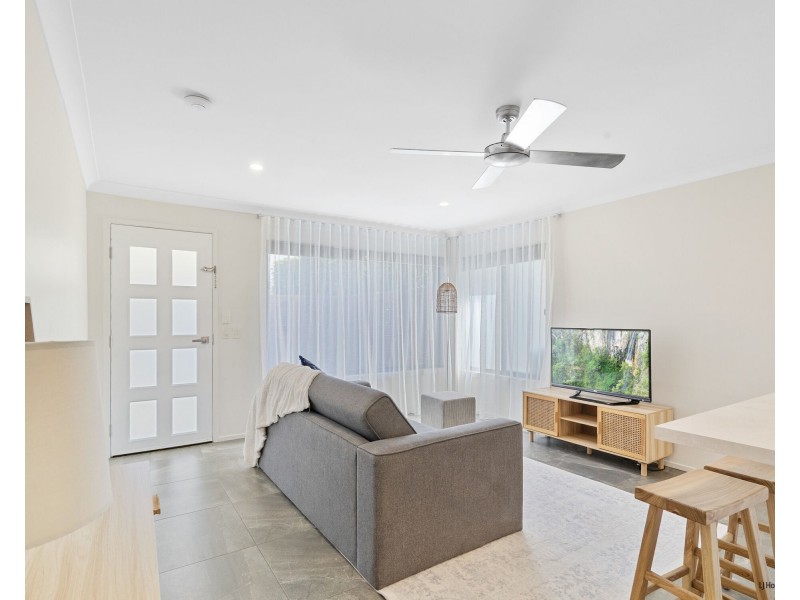 294 Rio Vista Boulevard, Mermaid Waters QLD 4218