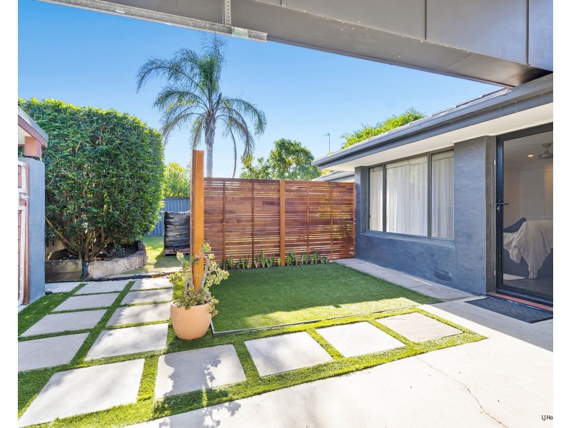 294 Rio Vista Boulevard, Mermaid Waters QLD 4218