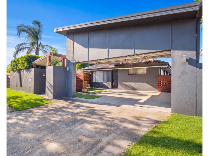 294 Rio Vista Boulevard, Mermaid Waters QLD 4218