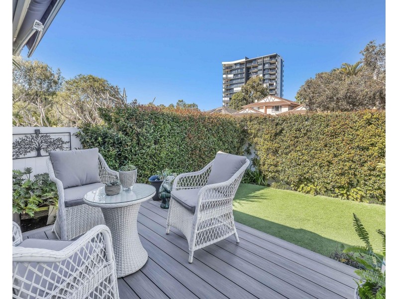 2/3 Snowgum Court, Burleigh Waters QLD 4220